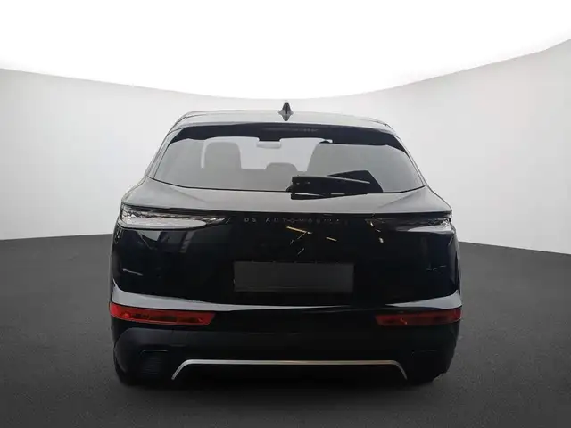 DS Automobiles DS 7 view 4