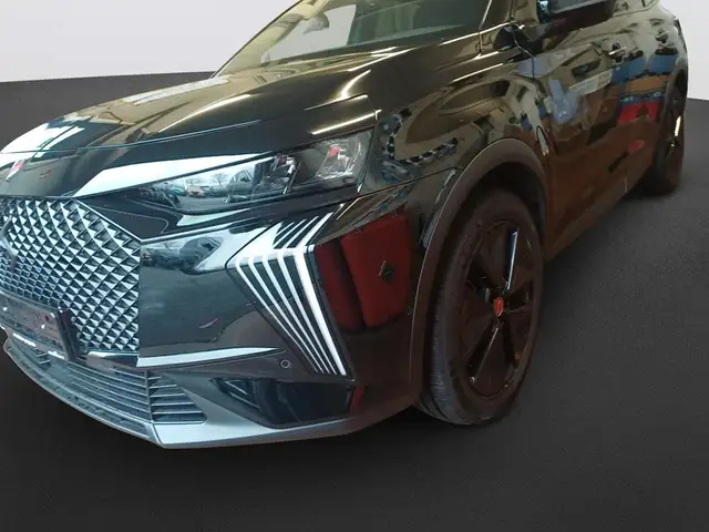 DS Automobiles DS 7 view 11