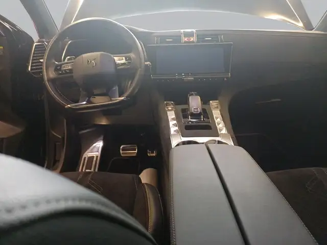 DS Automobiles DS 7 view 12