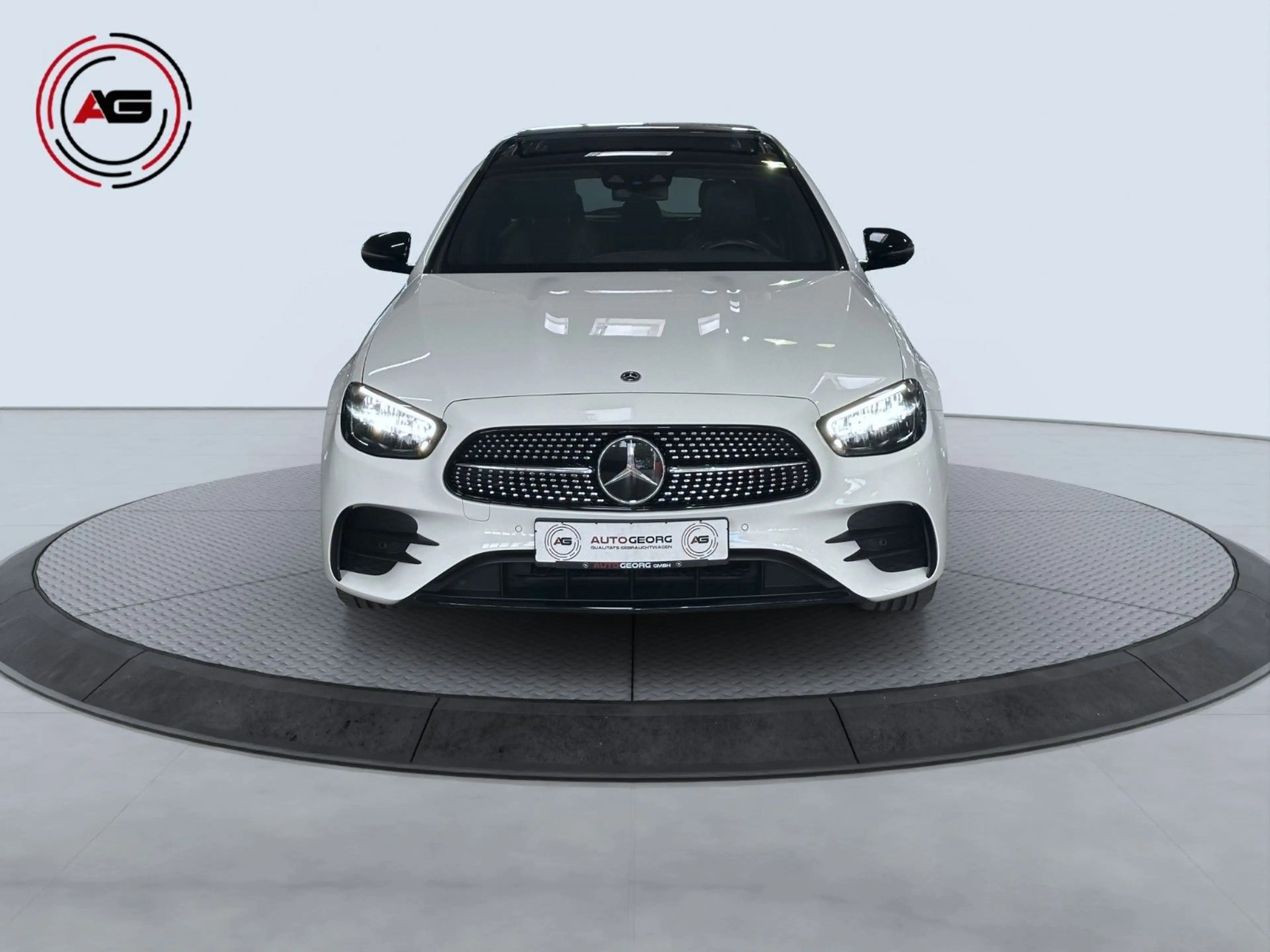 Mercedes-Benz E 300 eT AMG-LINE DSTR+ CARPLAY PANO KAMERA CARPL — photo 2