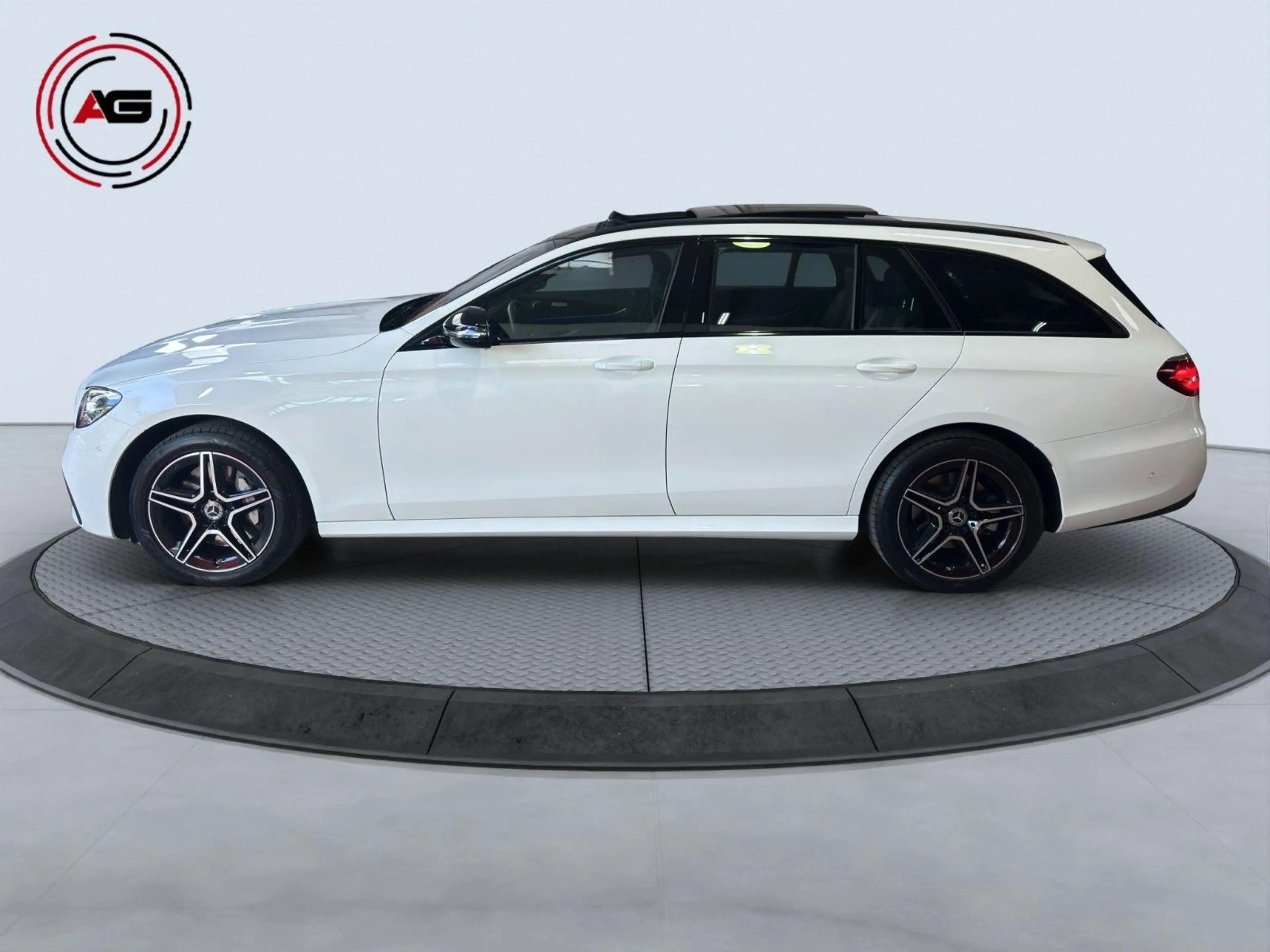Mercedes-Benz E 300 eT AMG-LINE DSTR+ CARPLAY PANO KAMERA CARPL — photo 8