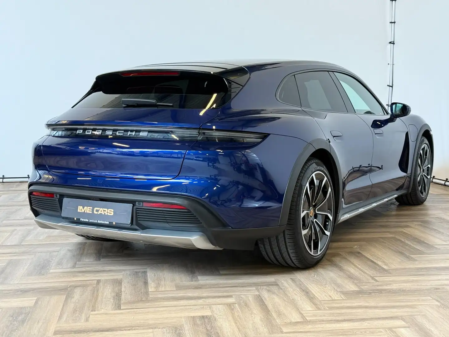 Porsche Taycan Cross Turismo 4 93 kWh , WEINIG KM , NAP , 1eEIGEN Blau - 2