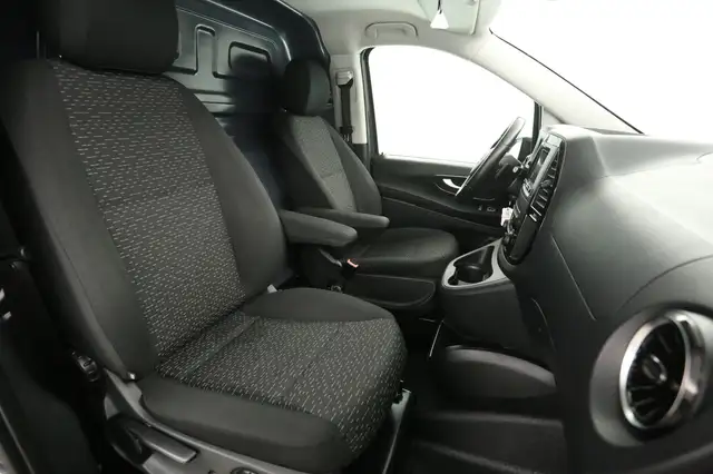 Mercedes-Benz Vito view 10
