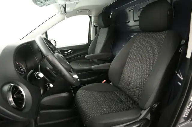 Mercedes-Benz Vito view 9