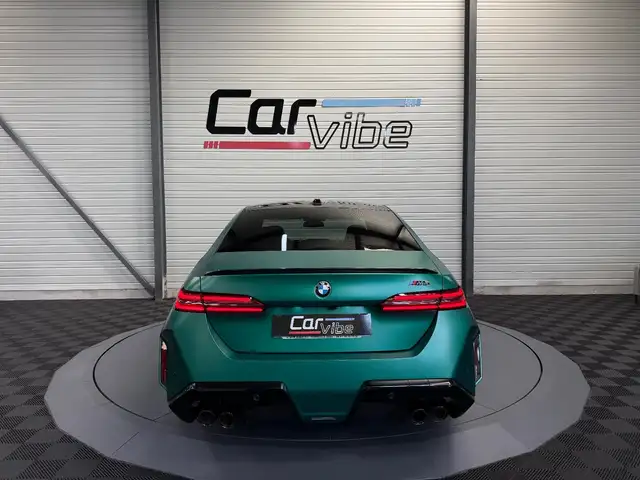 BMW M5 view 5