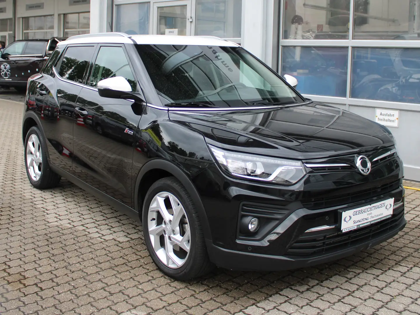 SsangYong Tivoli 1.5 T-GDi 2WD Fizz Noir - 1