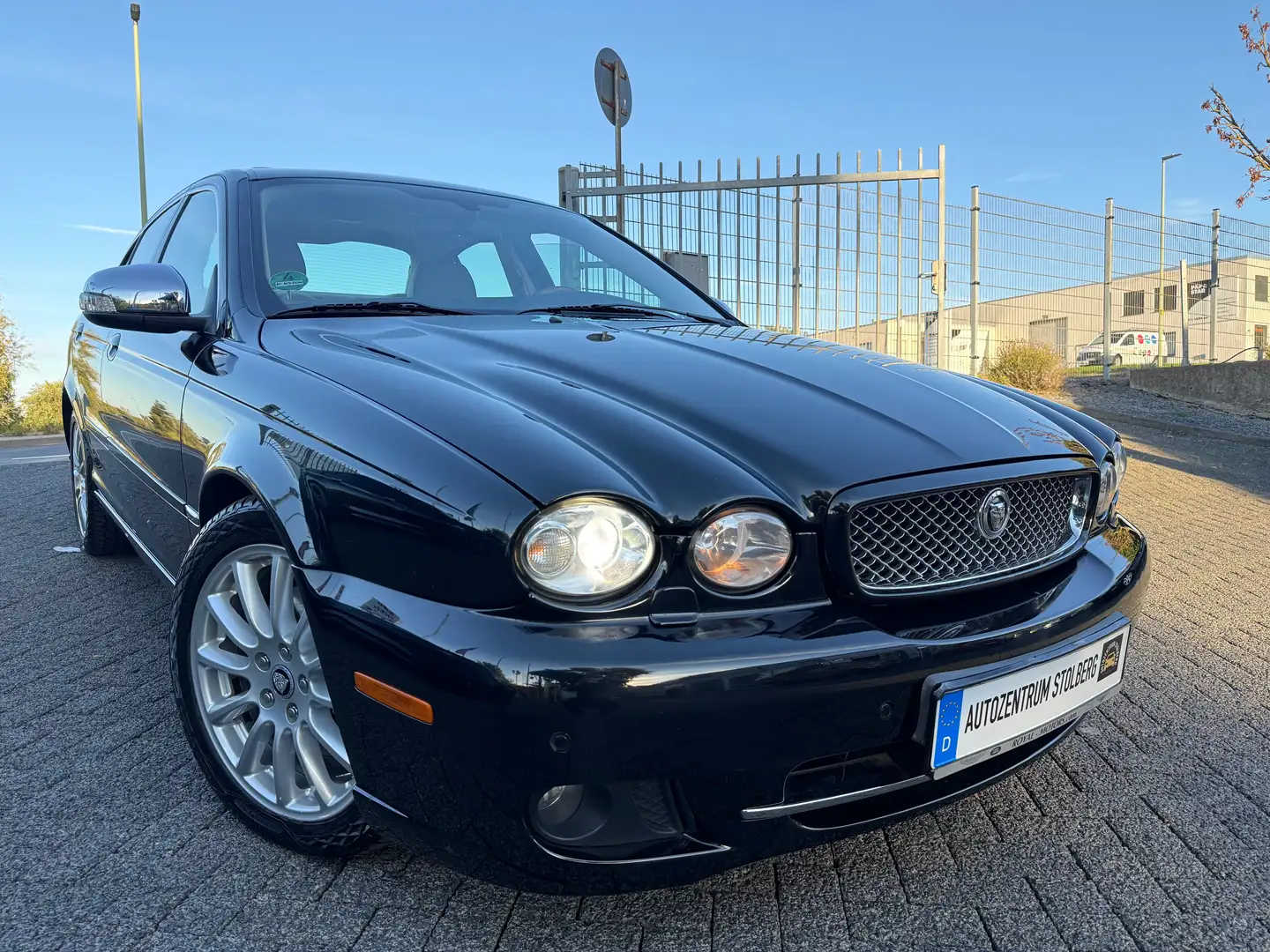 Jaguar X-Type 3.0 V6 Executive Leder-PDC-Navi-1 Hand Schwarz - 1