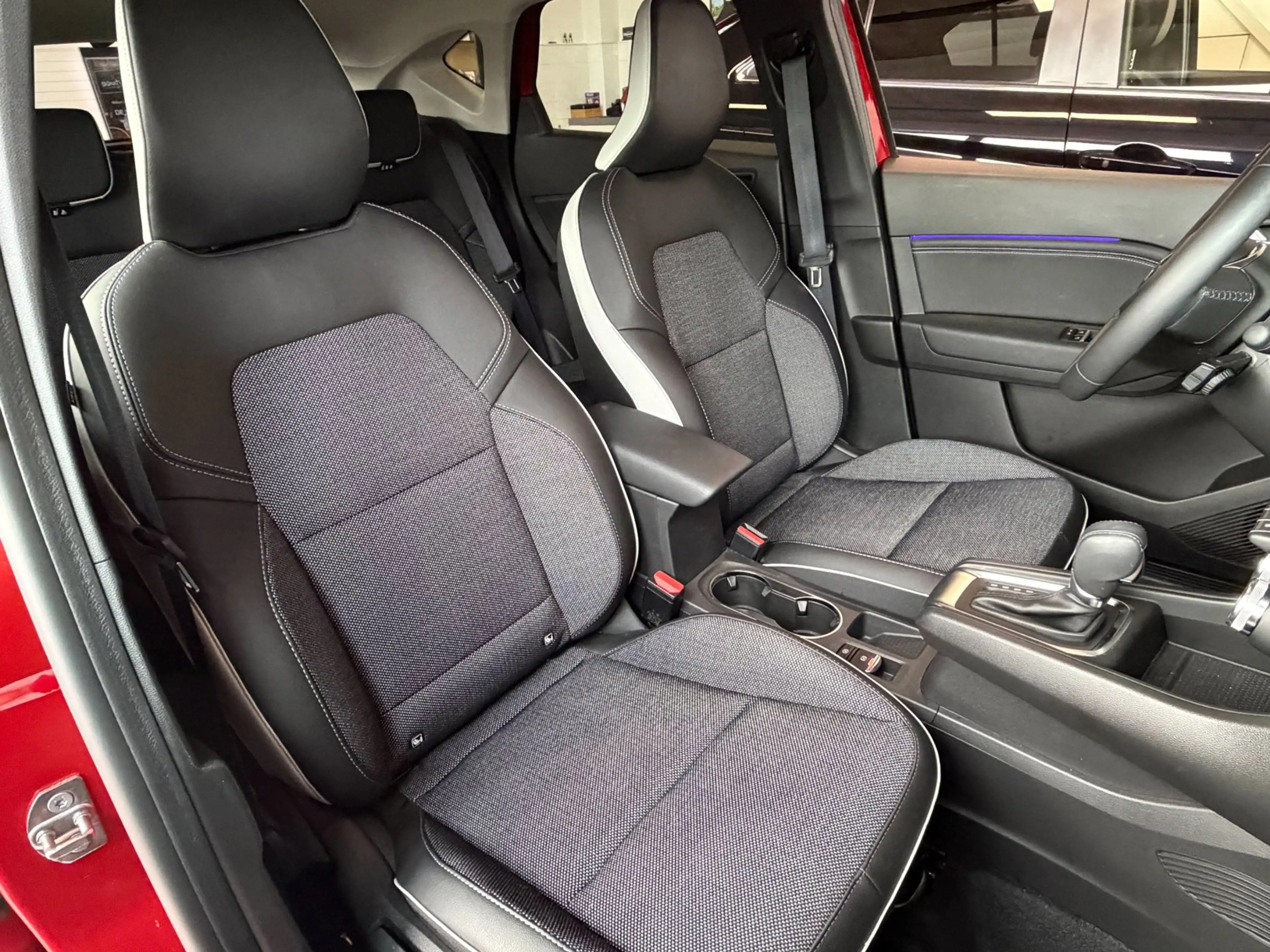 Renault Captur 1.6 E-Tech full hybrid 145 techno, Mitsubishi ASX — photo 12