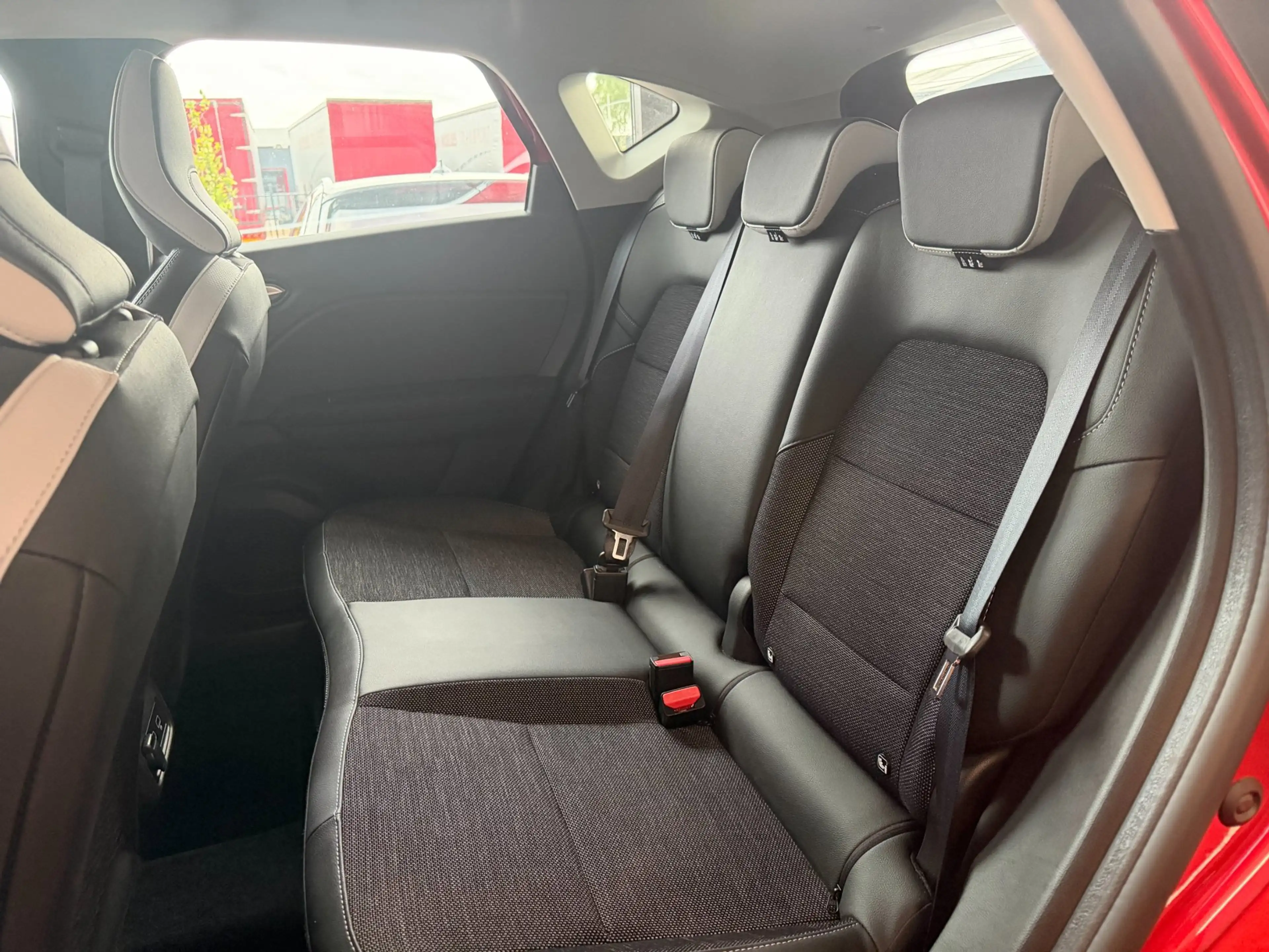 Renault Captur 1.6 E-Tech full hybrid 145 techno, Mitsubishi ASX — photo 13