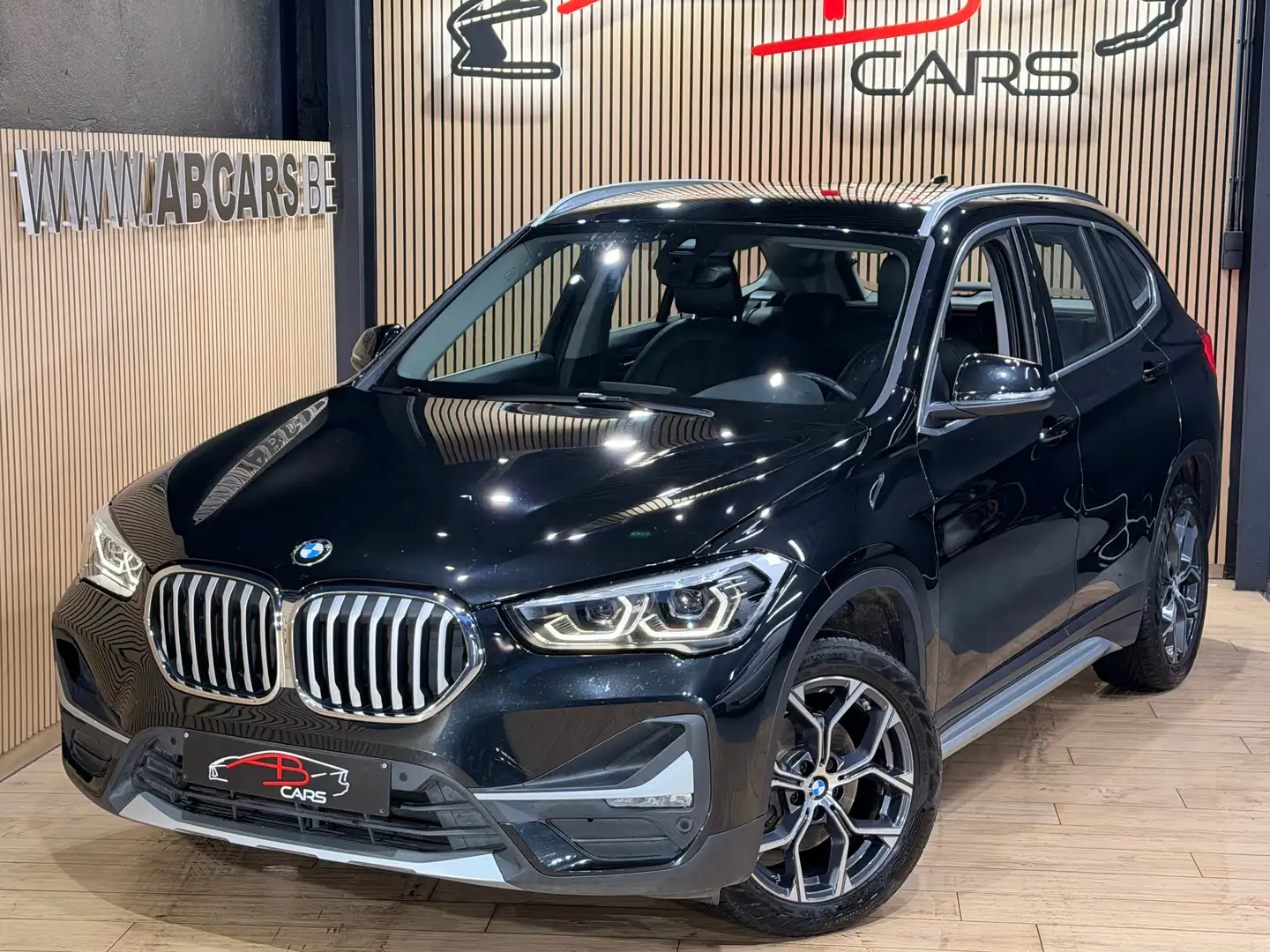 BMW X1 1.5iA sDrive18 * BOITE AUTO * GAR 12 MOIS * Zwart - 2