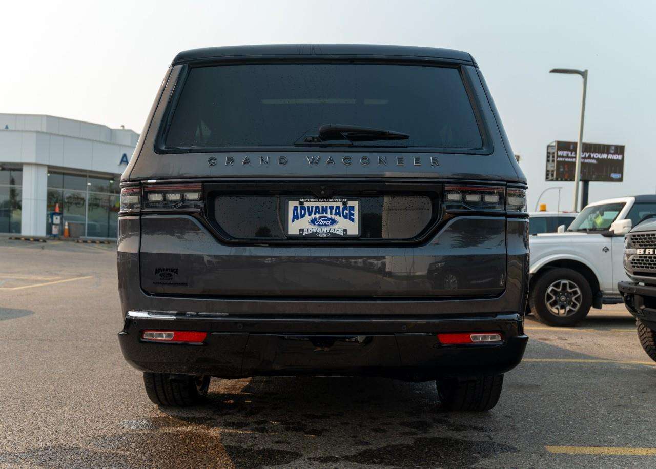 2023 Jeep Grand Wagoneer Series III — снимка 1