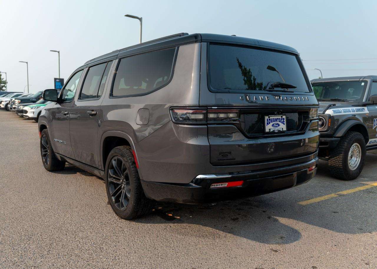 2023 Jeep Grand Wagoneer Series III — снимка 1