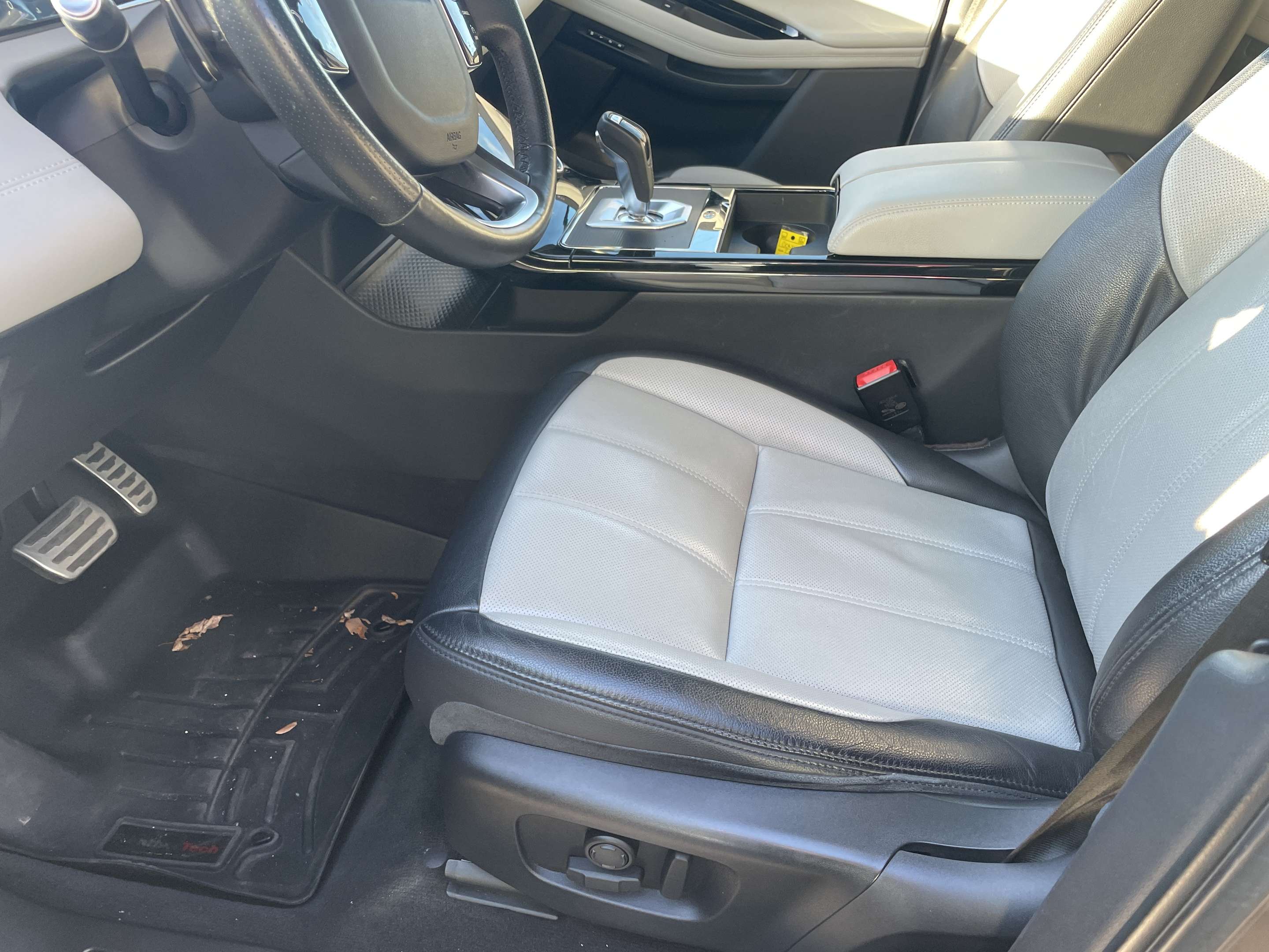 used 2020 Land Rover Range Rover Evoque car, priced at $27,450