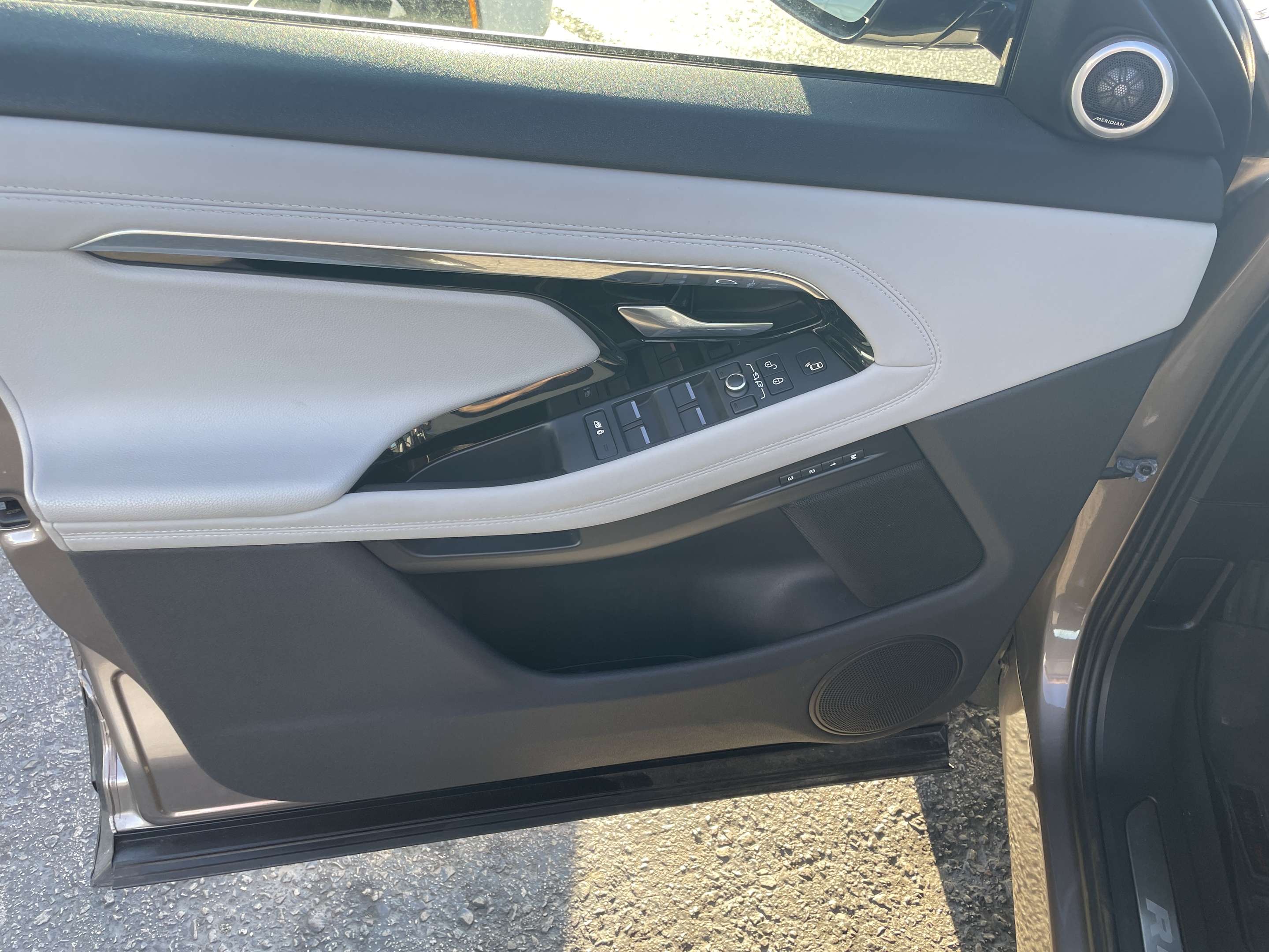 used 2020 Land Rover Range Rover Evoque car, priced at $27,450