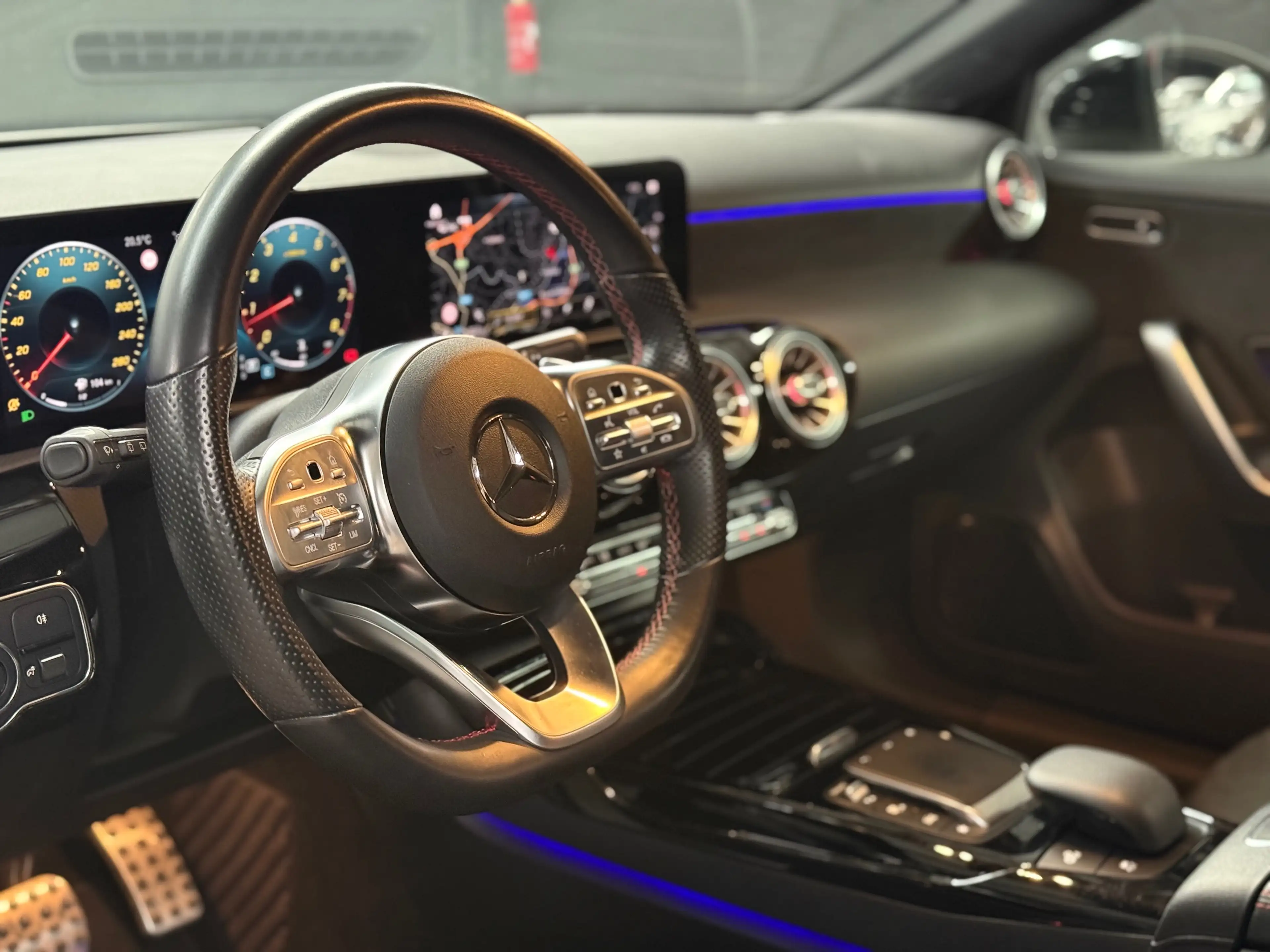 Mercedes-Benz A 35 AMG A 35 AMG 4-Matic * CAMERA * SG CH * AMBIANCE — photo 7