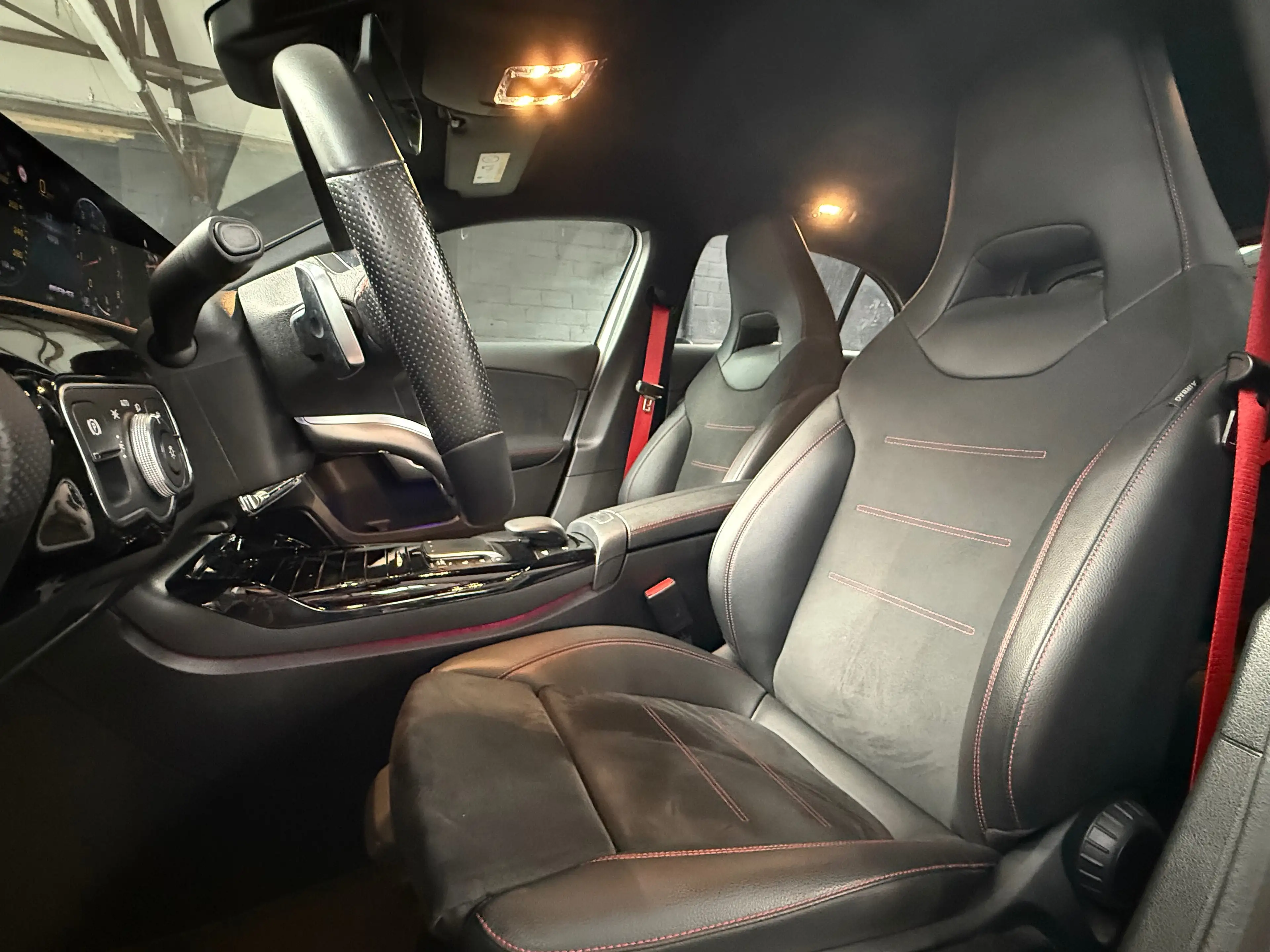Mercedes-Benz A 35 AMG A 35 AMG 4-Matic * CAMERA * SG CH * AMBIANCE — photo 8