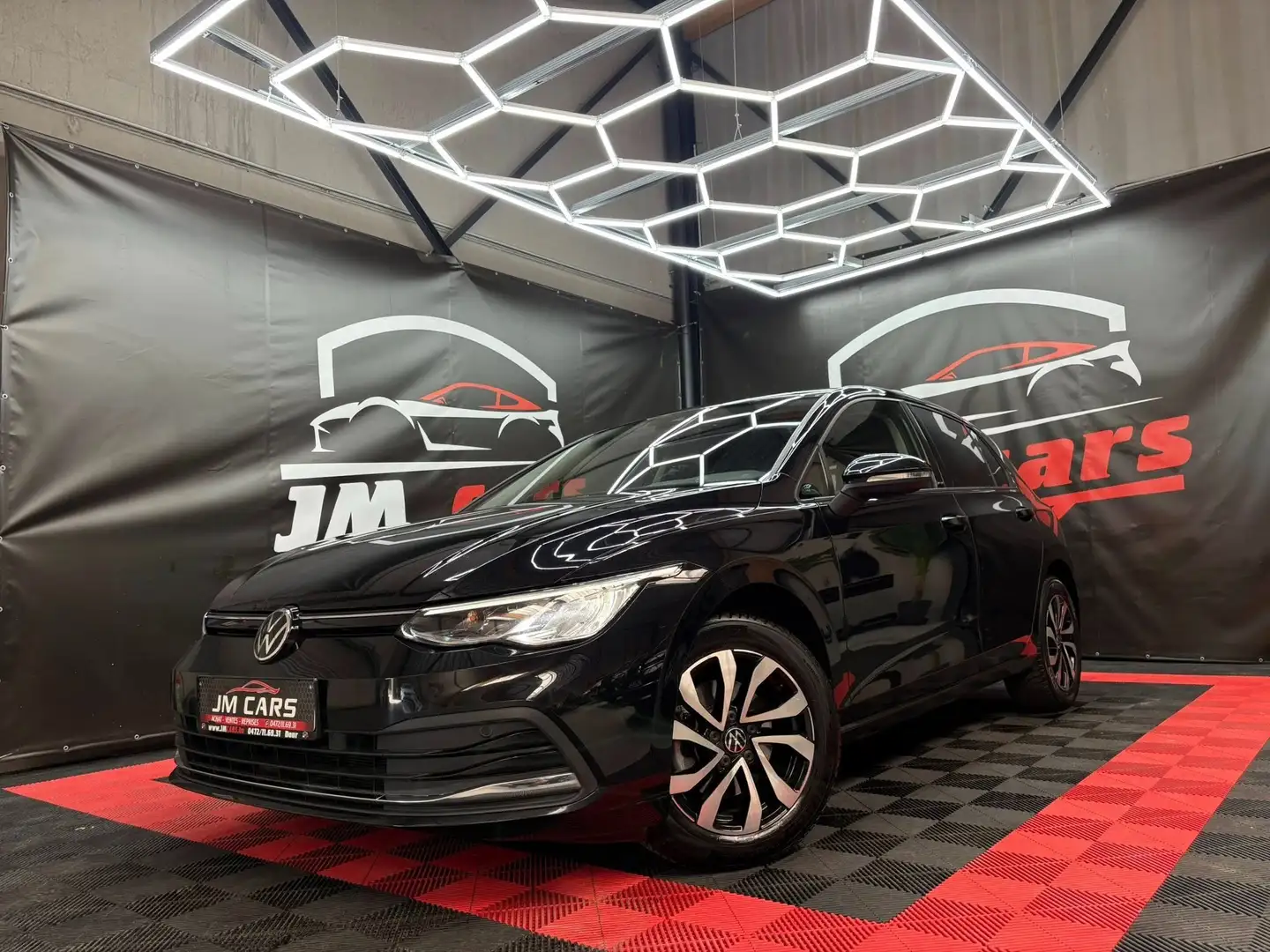 Volkswagen Golf 1.5 eTSI Active OPF DSG Zwart - 1