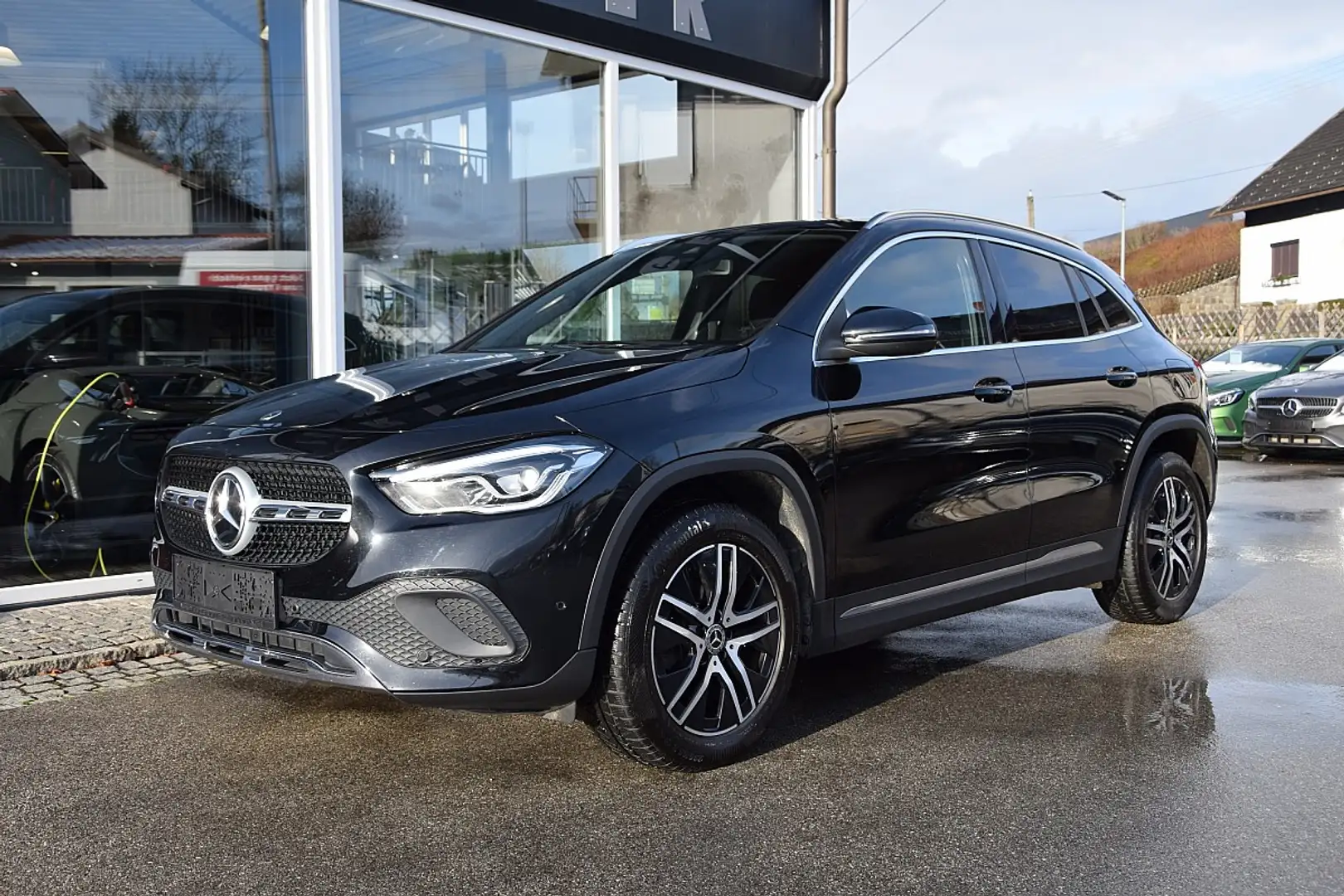 Mercedes-Benz GLA 200 d 4MATIC Aut. *Progressive-Paket* Schwarz - 2