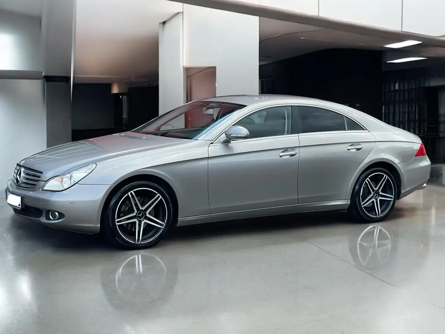Mercedes-Benz CLS 320 CLS 320 Gris - 1
