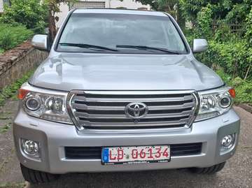 Land Cruiser V8 Diesel Automatik Executive 1.HAND!