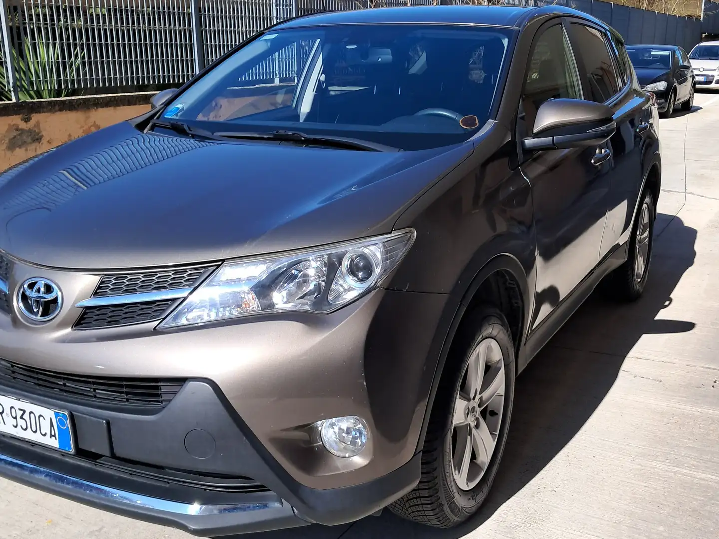 Toyota RAV 4 2.0 lounge Коричневый - 1