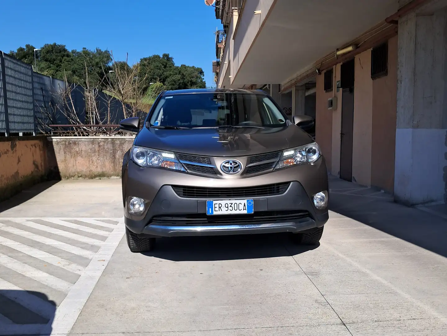 Toyota RAV 4 2.0 lounge Коричневый - 2