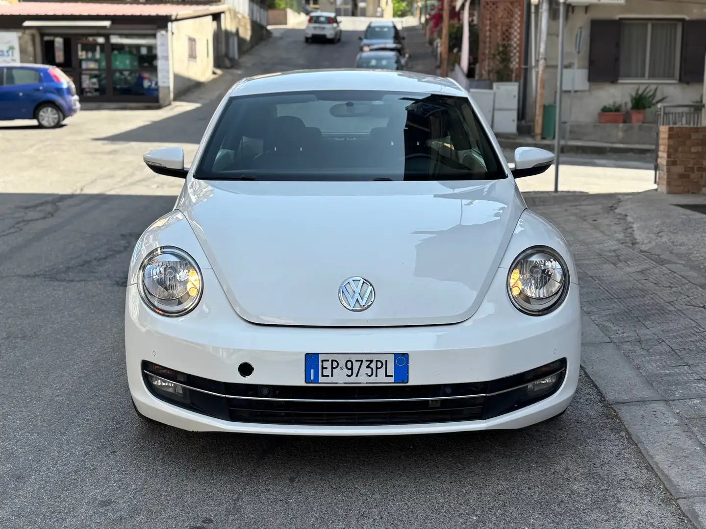Volkswagen Maggiolino Maggiolino 1.6 tdi Design 105cv Bianco - 2