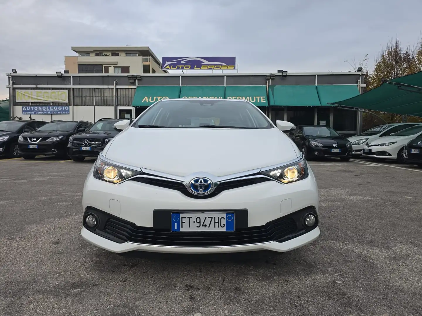 Toyota Auris Auris II 2015 1.8h Active cvt my18 Blanc - 2
