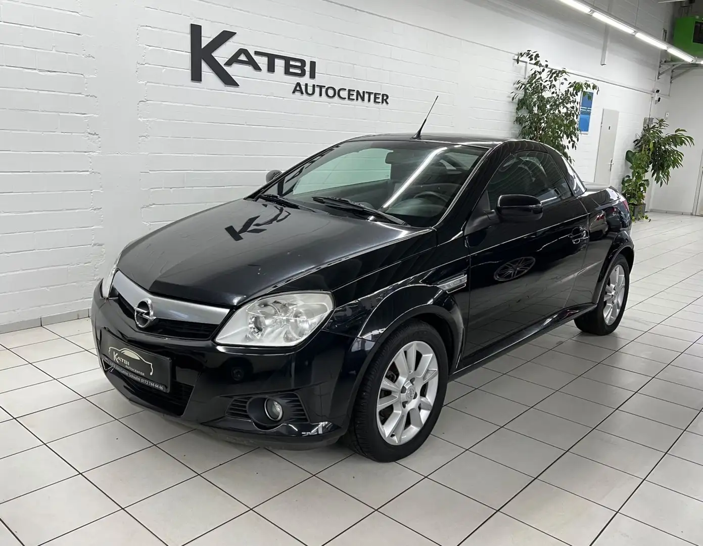 Opel Tigra 1.4 Twin Top Sport Teilleder HU 08.2024 Schwarz - 1