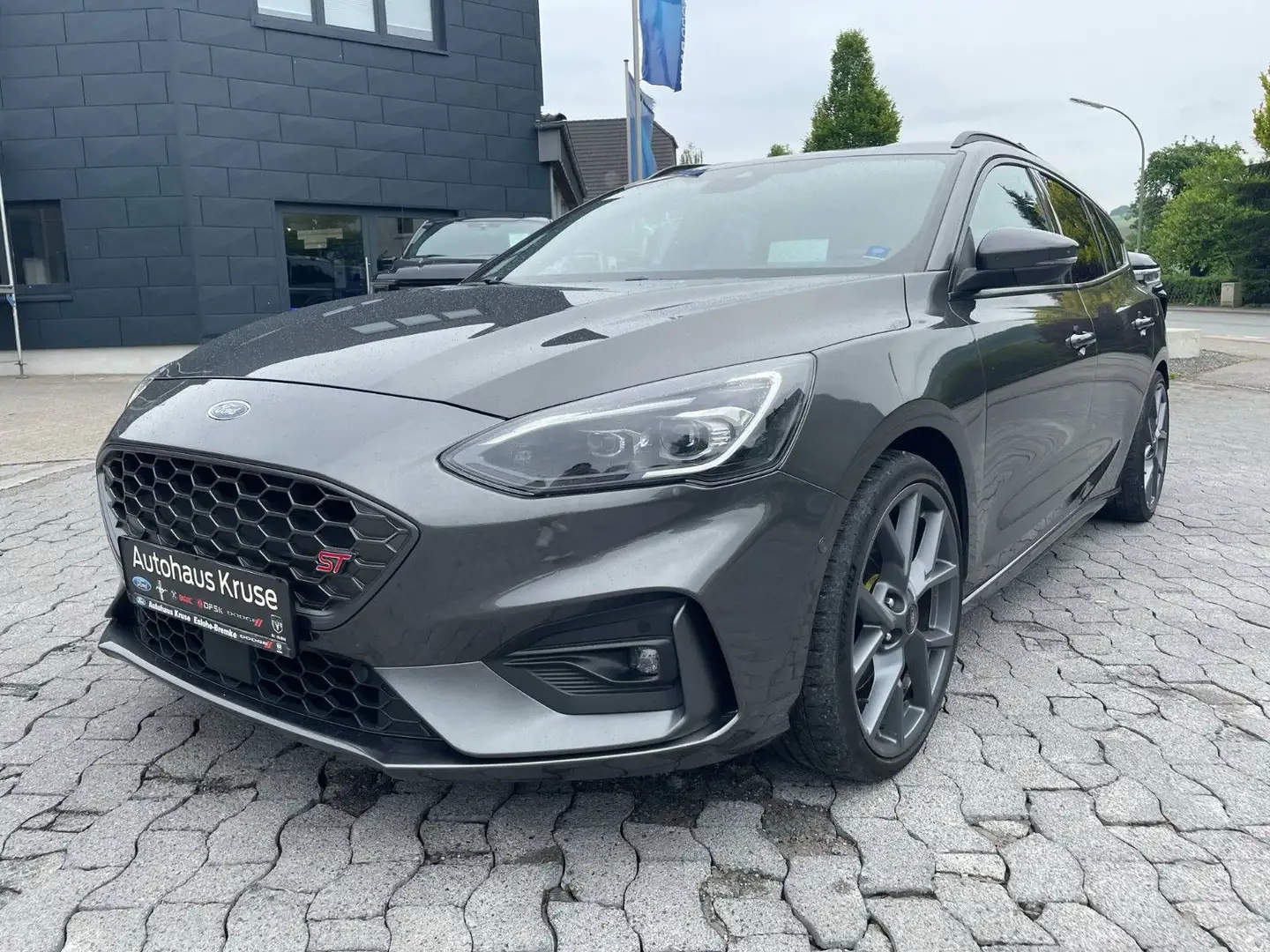 Ford Focus 2,3 EcoBoost ST Turnier +Vollausstattung! Grau - 2