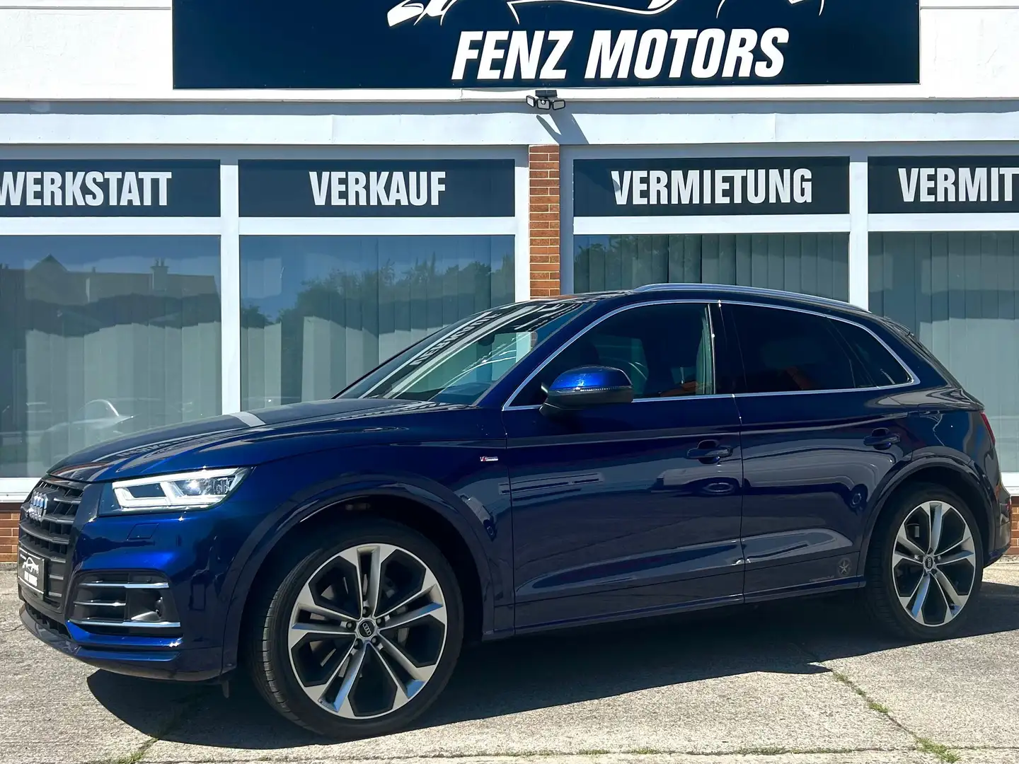 Audi Q5 55 TFSI e quattro S tronic Blau - 1