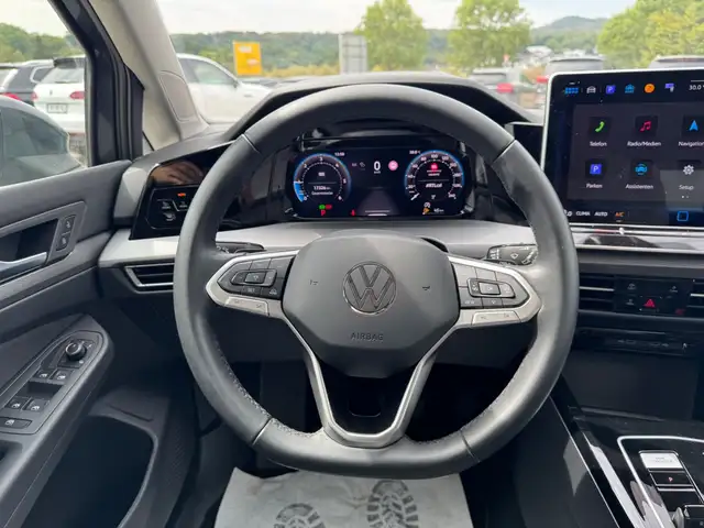 Volkswagen Golf view 12
