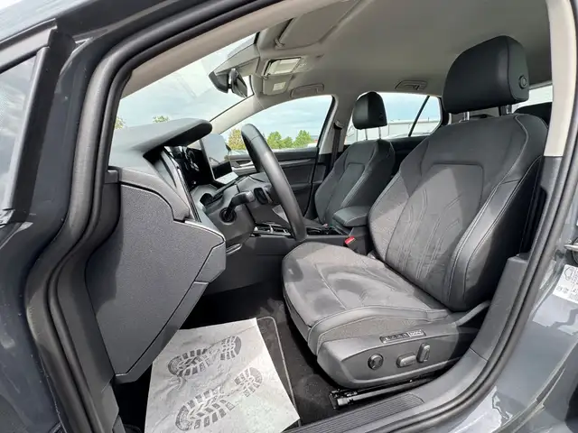 Volkswagen Golf view 10