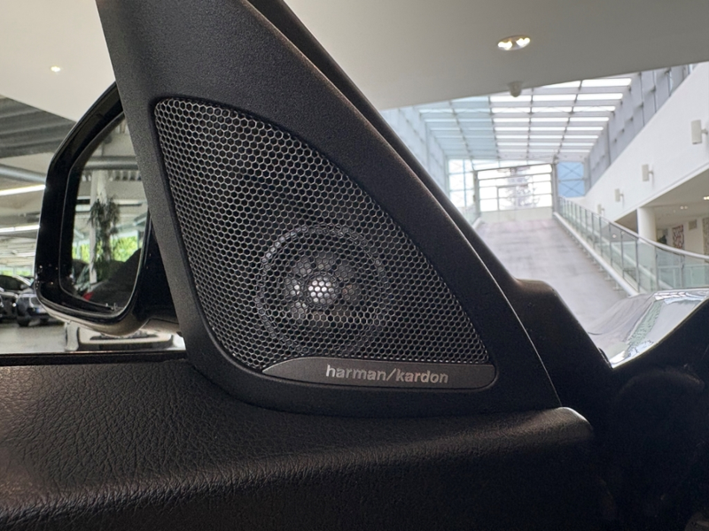 BMW 240 Cabrio Sportpaket Navi Soundsystem HarmanKardon LE — photo 9