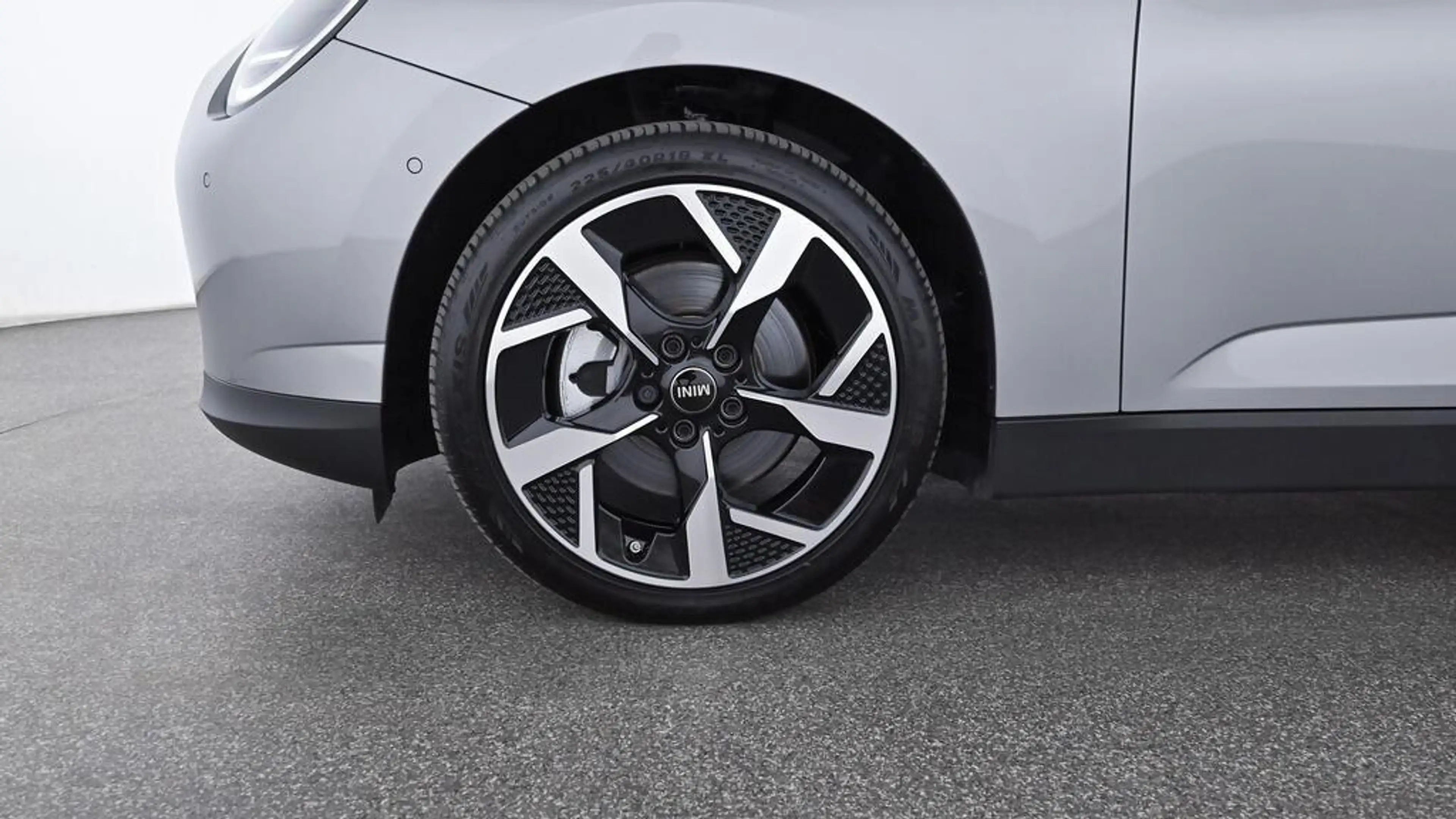 MINI Cooper E Classic Trim — photo 10