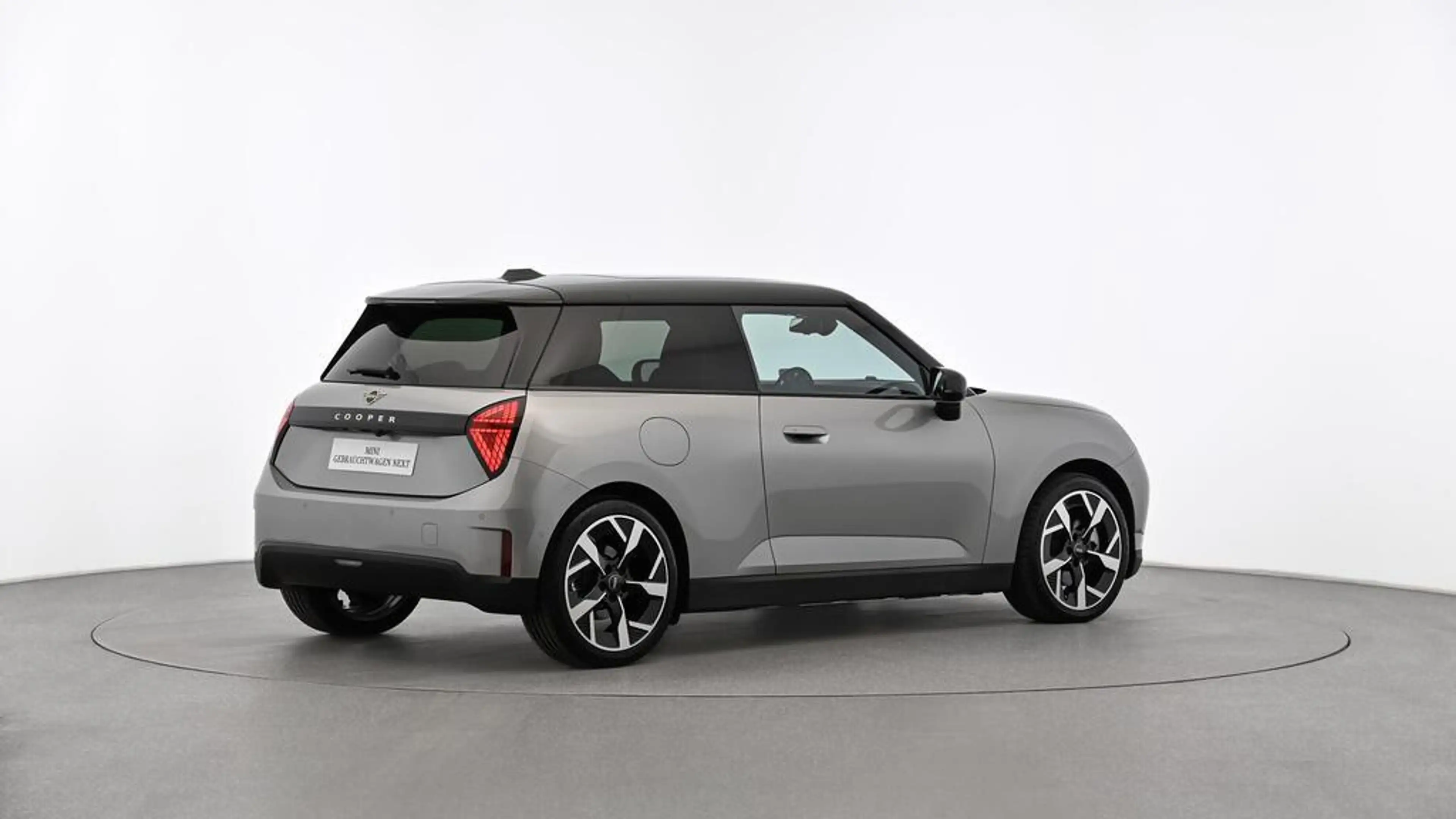MINI Cooper E Classic Trim — photo 4
