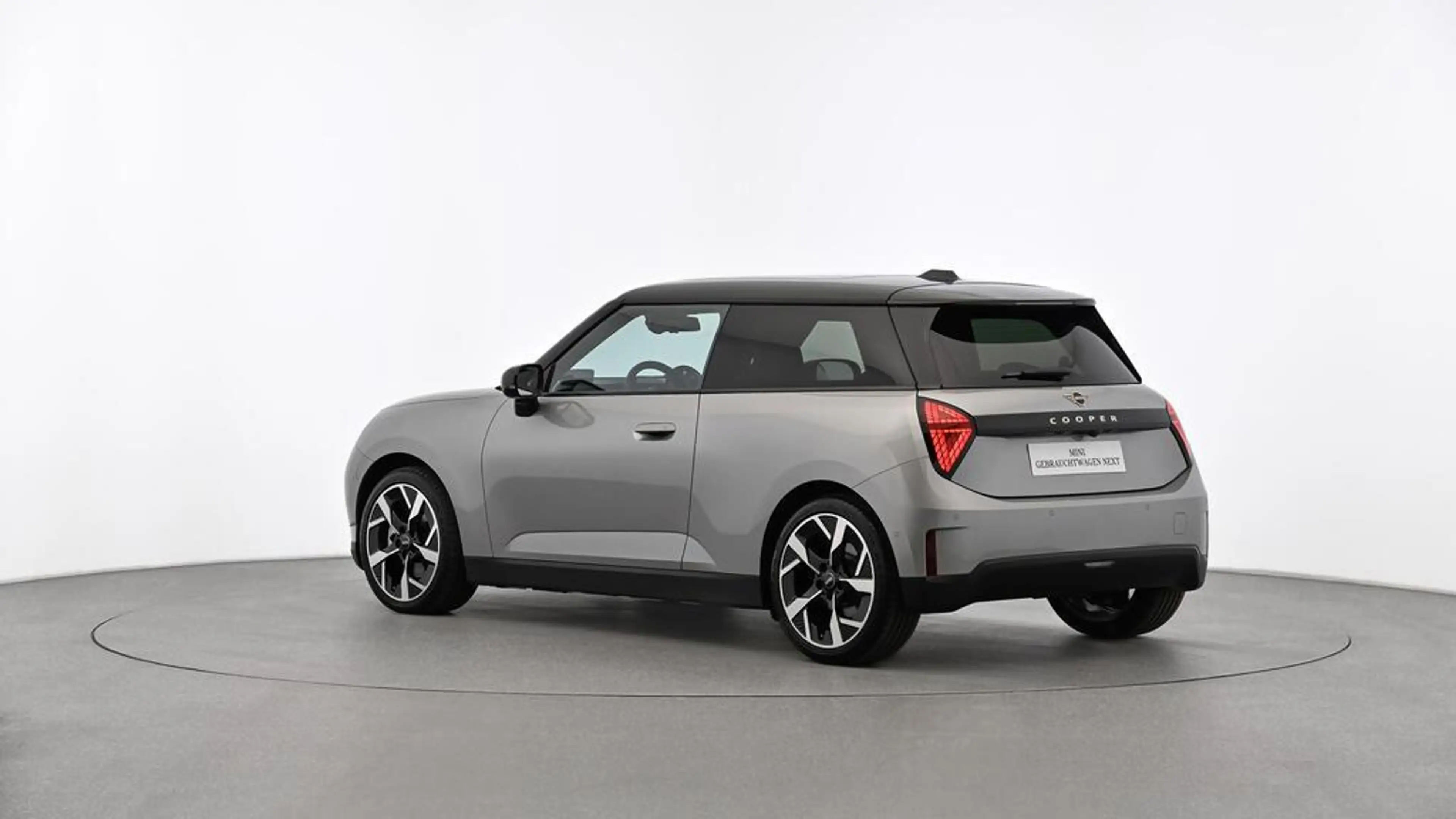 MINI Cooper E Classic Trim — photo 7