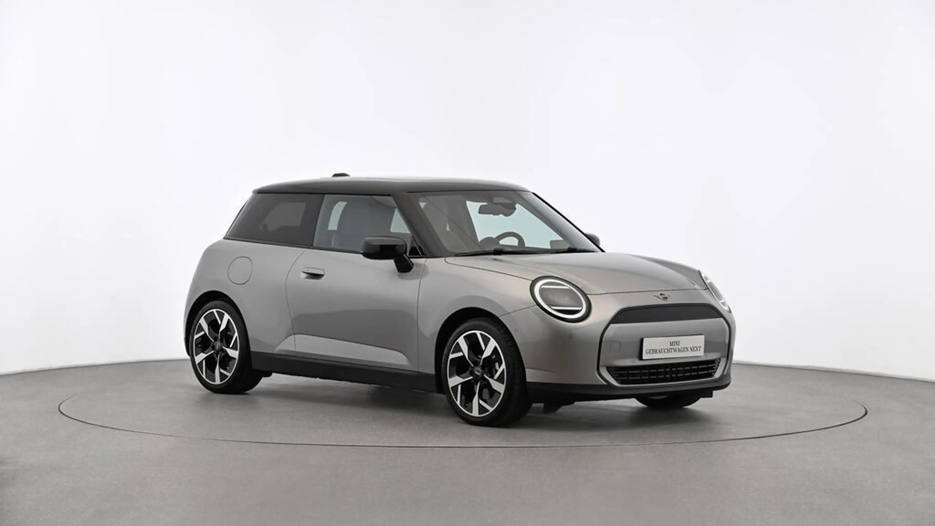MINI Cooper E Classic Trim — photo 15