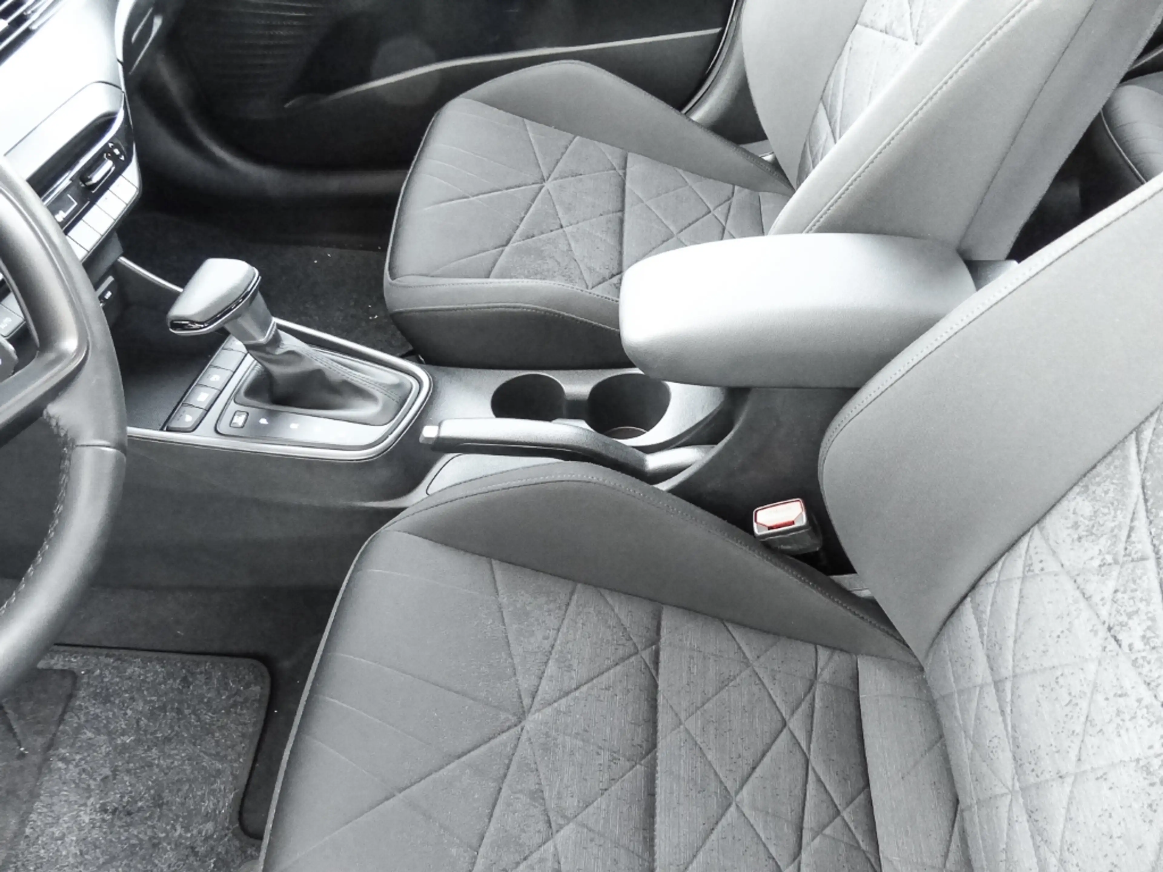 Hyundai BAYON Trend 2WD Automatik, Allwetterreifen, Rückfahrkame — photo 14