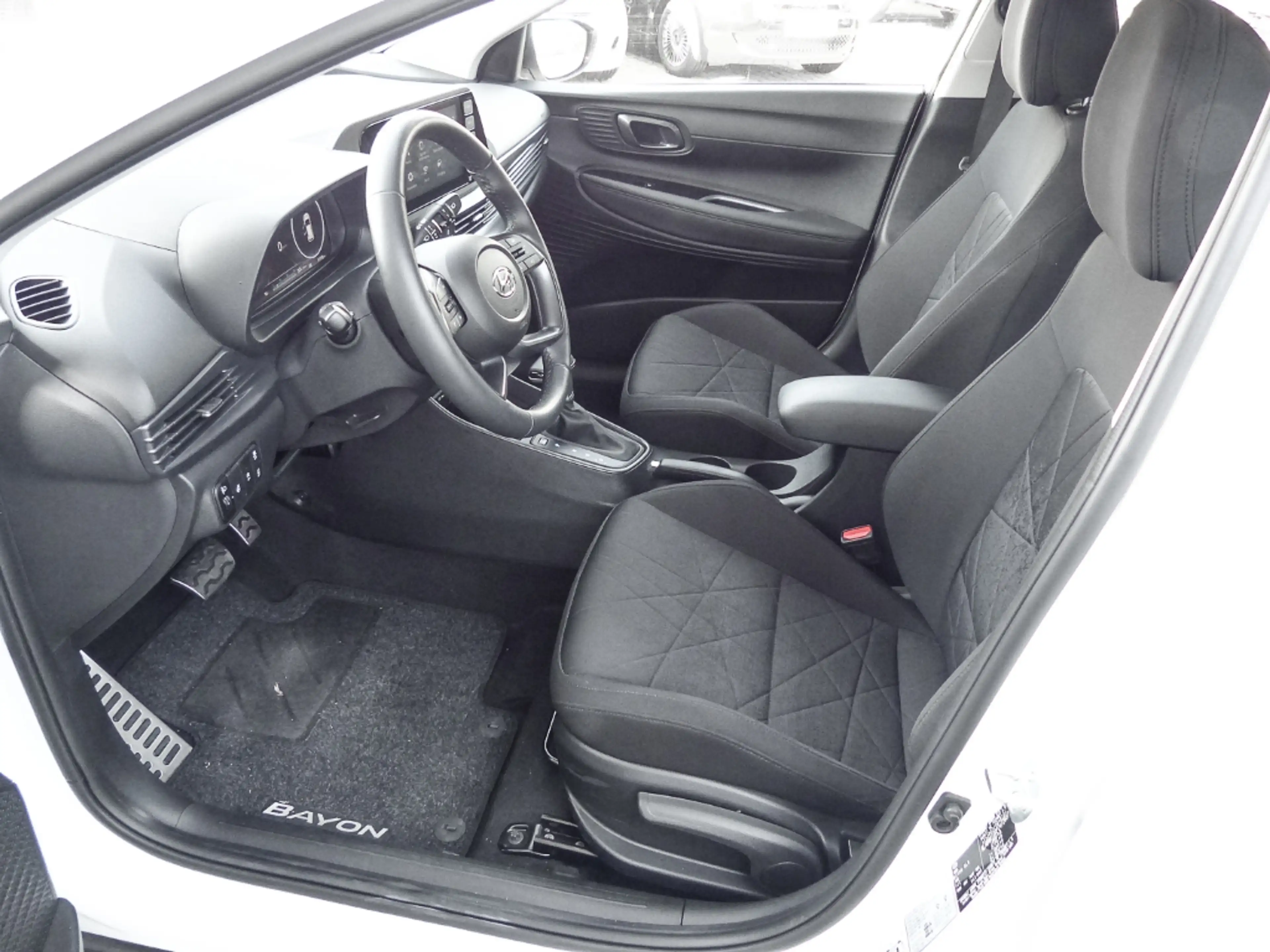 Hyundai BAYON Trend 2WD Automatik, Allwetterreifen, Rückfahrkame — photo 15