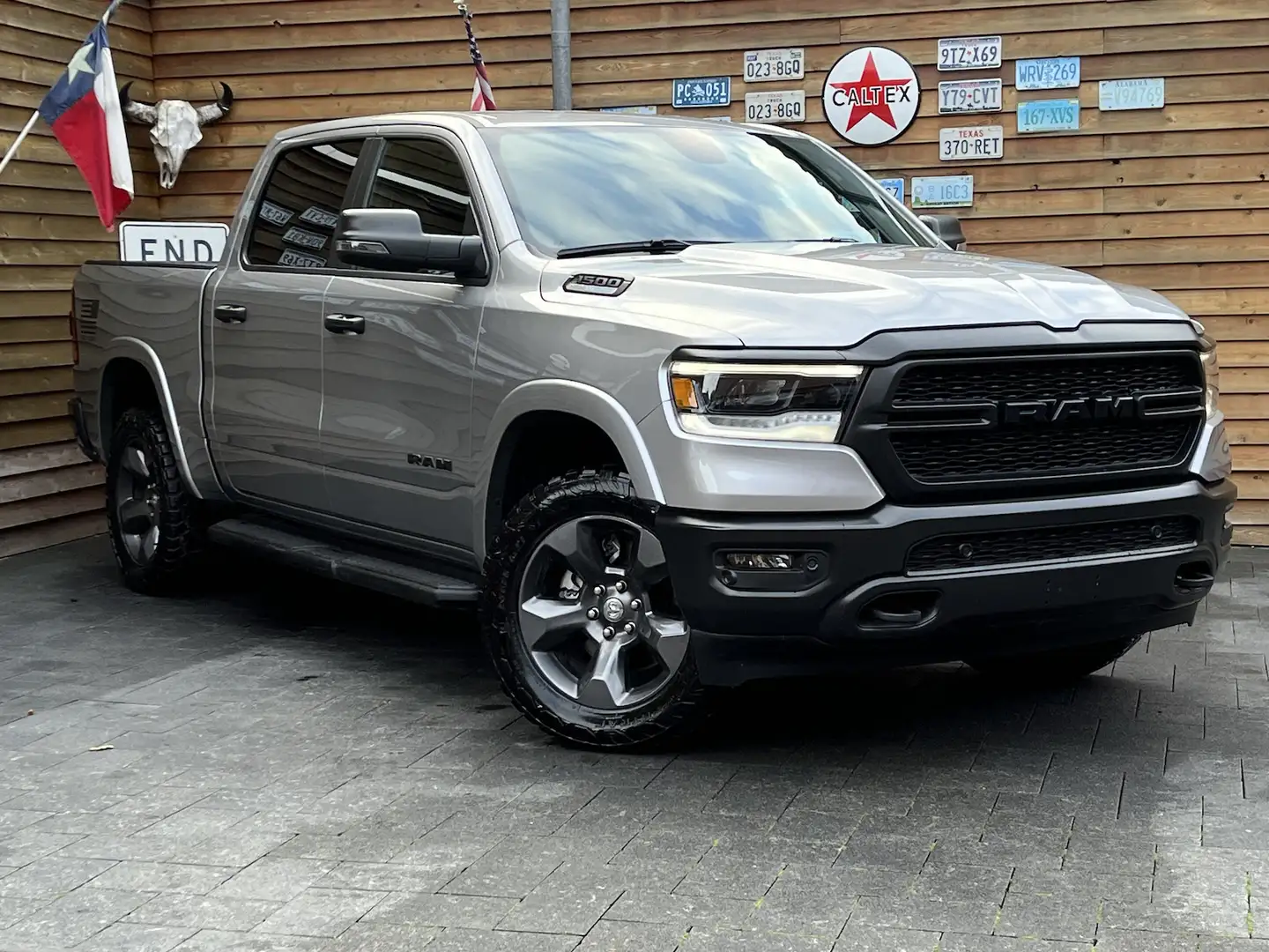 Dodge RAM 1500 Builttoserve 5.7L LPG 4x4 OFFROAD AHK Argent - 2