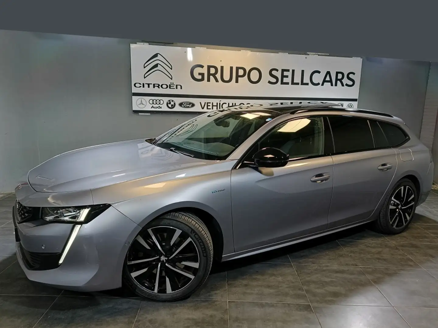 Peugeot 508 SW Hybrid 225 GT e-EAT8 Gris - 2