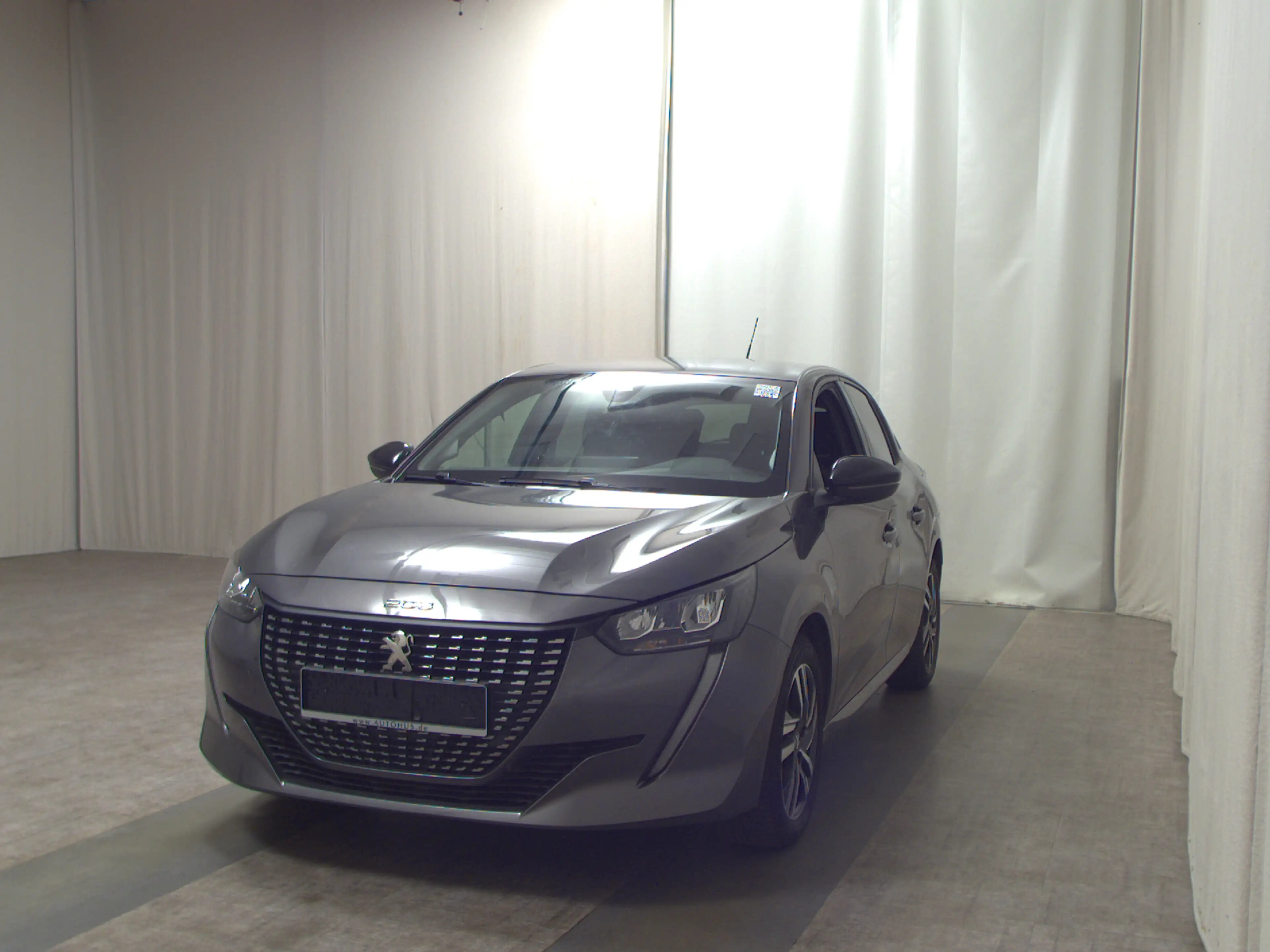 Peugeot 208 1.2 PureTech Allure Navi LED DAB Tempomat — photo 2
