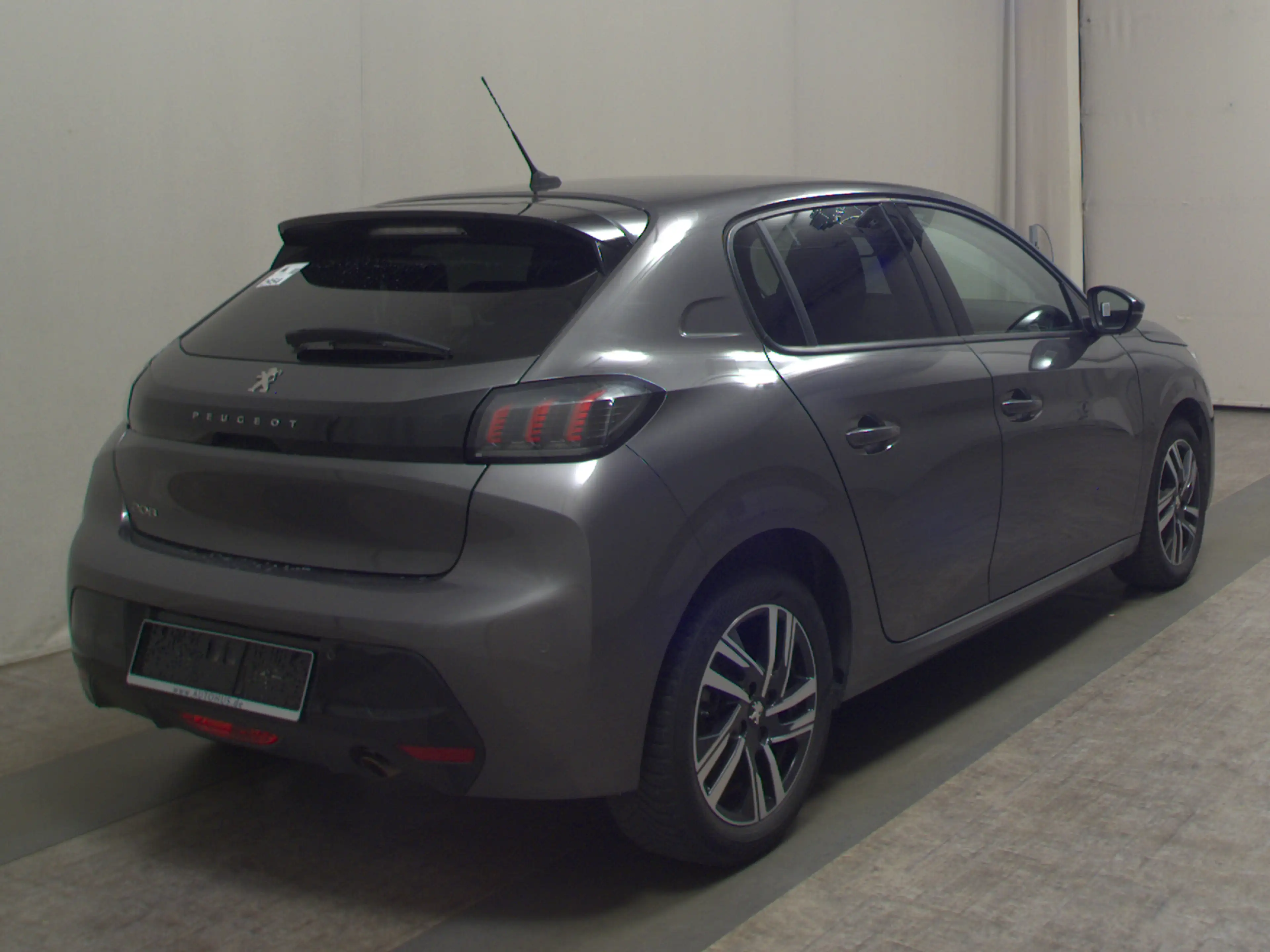 Peugeot 208 1.2 PureTech Allure Navi LED DAB Tempomat — photo 4
