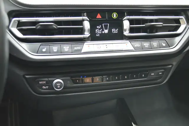 BMW 1 Series view 13