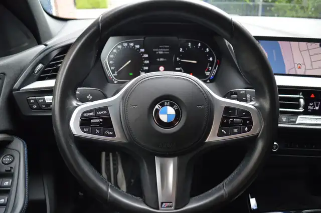 BMW 1 Series view 16