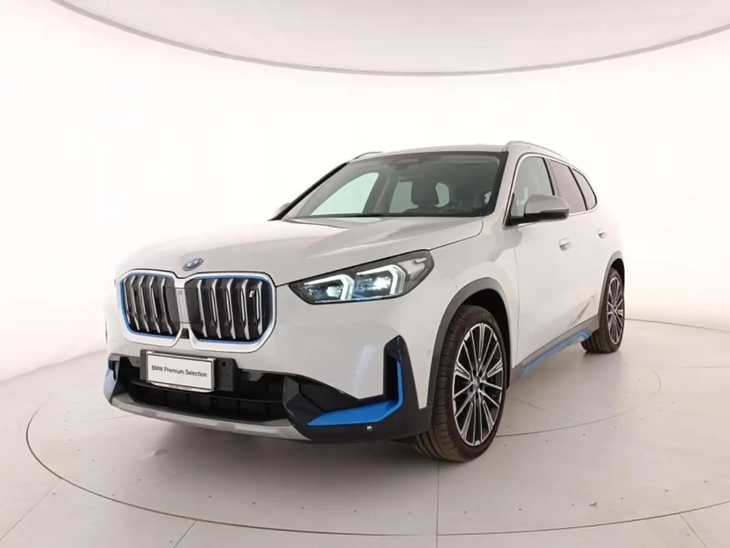 BMW iX1 30 xdrive X-Line Blanco - 1