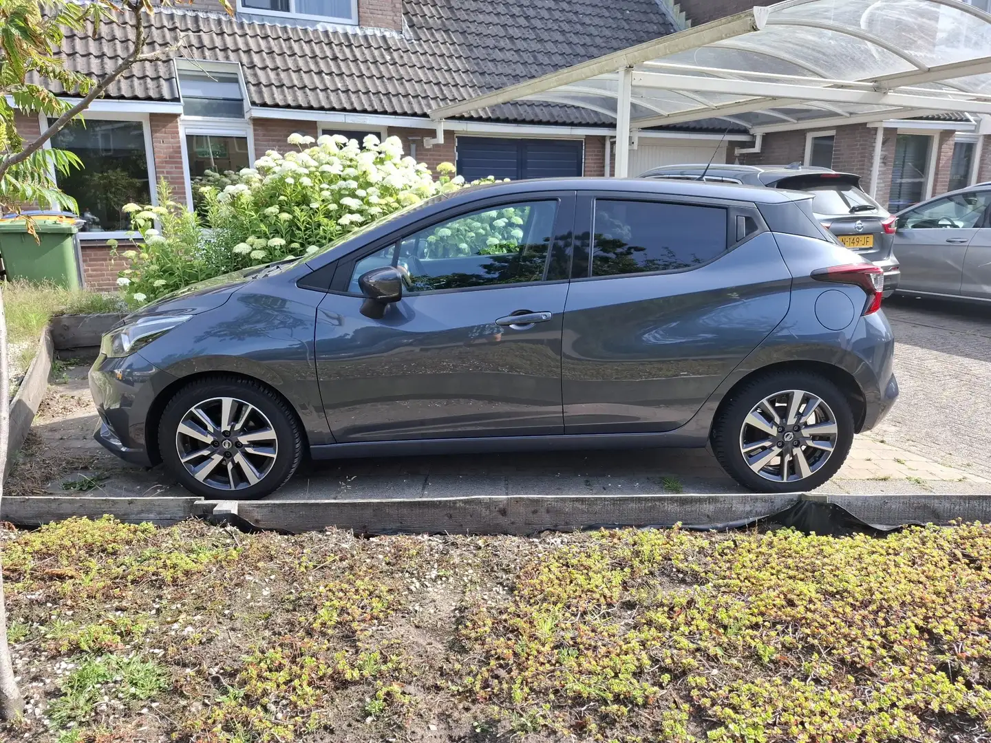 Nissan Micra 0.9 IG-T N-Connecta Grijs - 1