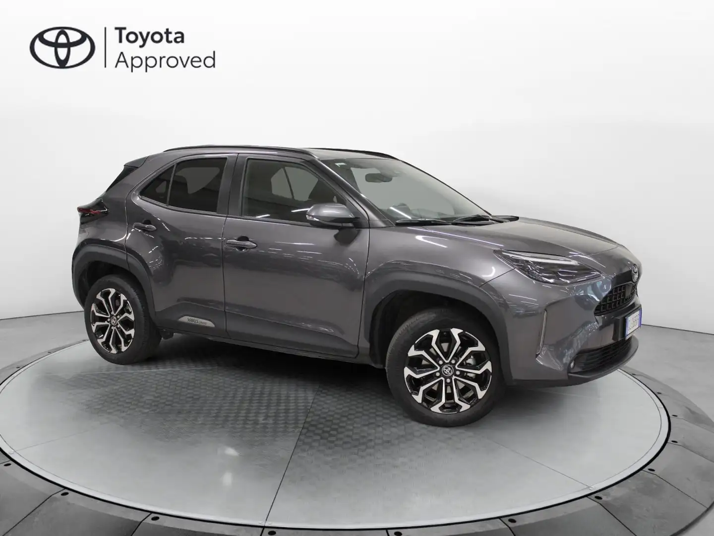 Toyota Yaris Cross 1.5 Hybrid 5p. E-CVT Trend Grau - 1
