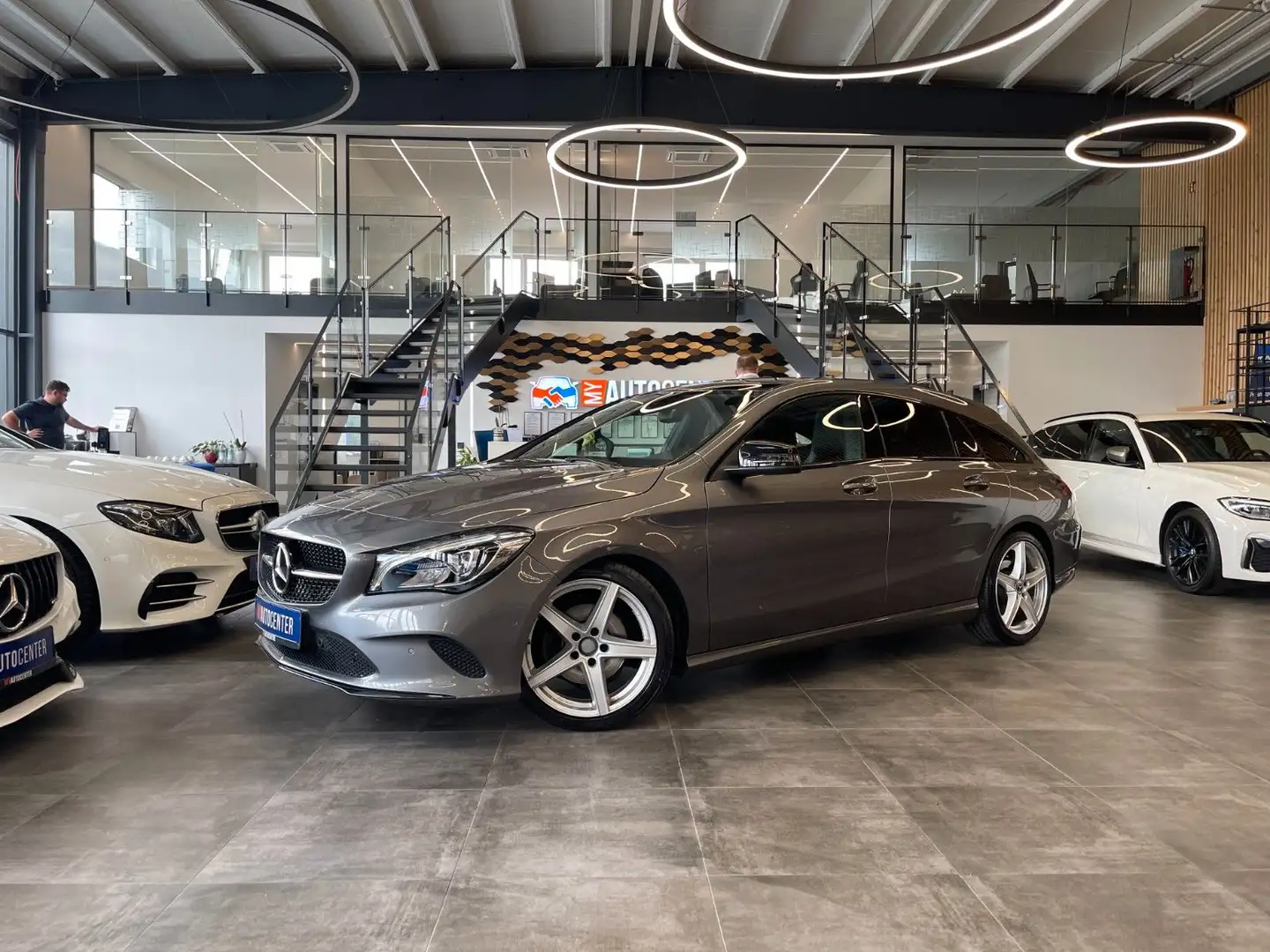 Mercedes-Benz CLA 200 *KAM*NAVI*LED*PDC*PANO* Сірий - 1